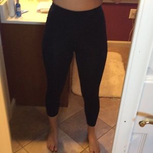 Black Align Crop Lulu Lemons